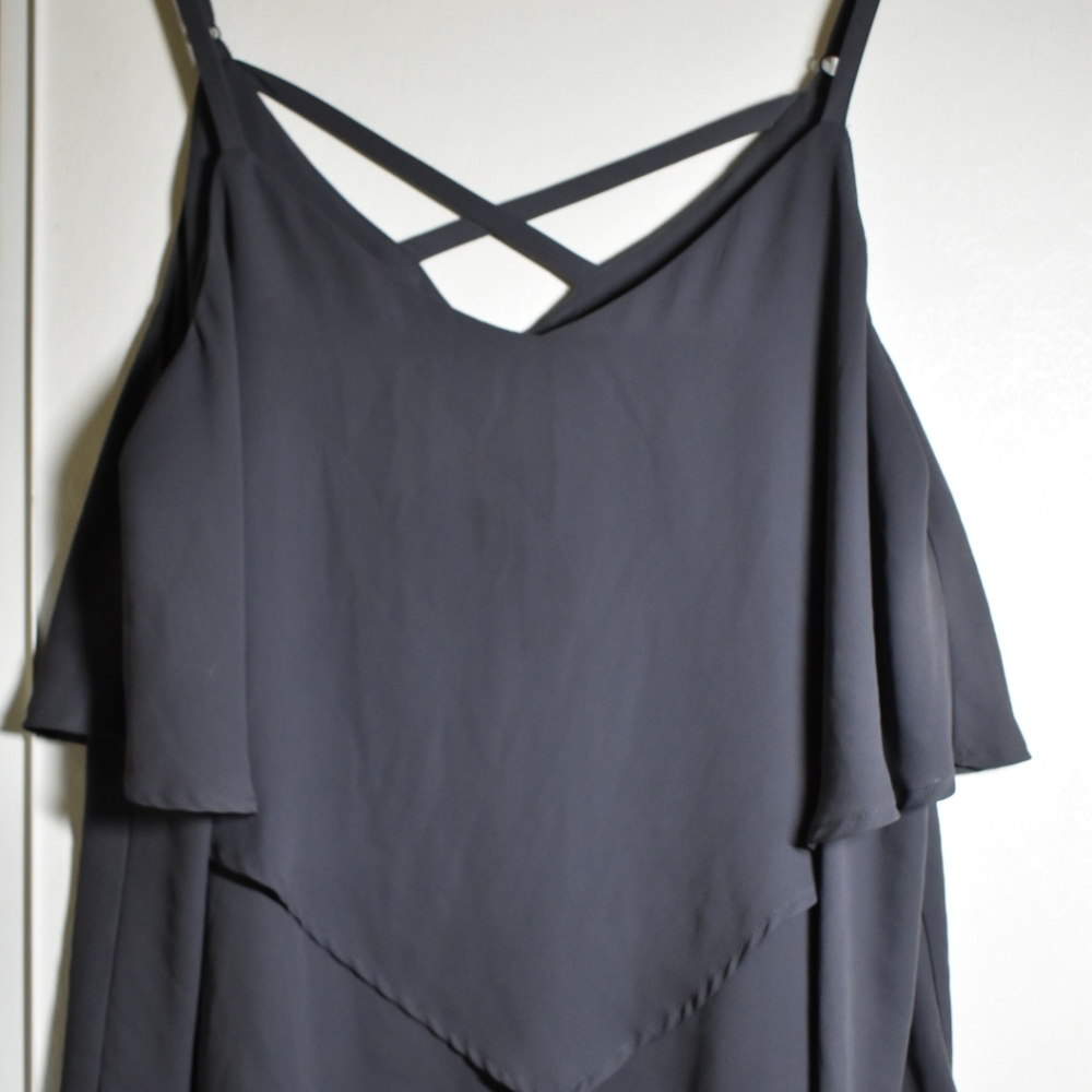 Torrid tank with crisscross detail,  size 1
